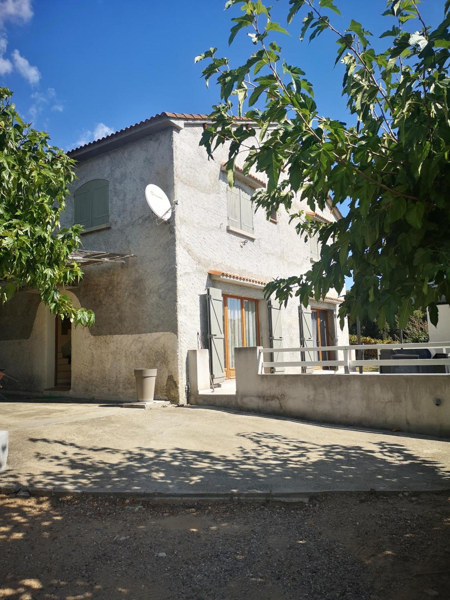 Ferienhaus E *